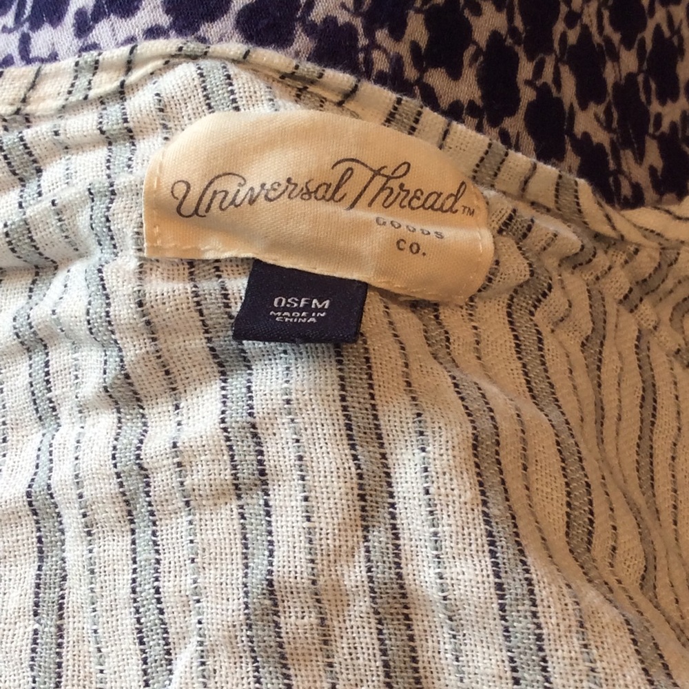 Universal Thread vertical striped flutter sleeve … - image 7